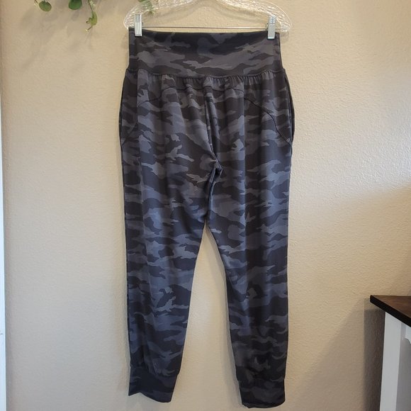 Athleta | Salutation Camo Jogger | Size Large - Picture 5 of 10